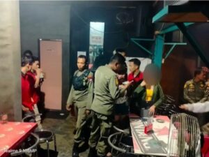 Sembilan orang wanita diamankan Satpol PP Padang pada Sabtu dini hari (27/7/2024). Mereka diamankan petugas karena disinyalir