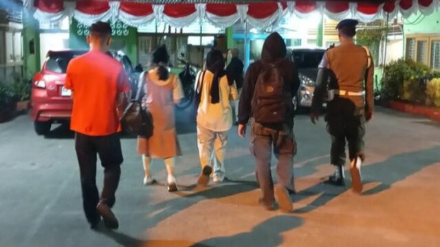 Salah satu hotel di Kecamatan Padang Barat, Kota Padang, kembali melakukan pelanggaran. Dalam razia yang digelar pada Senin (29/7/2024),