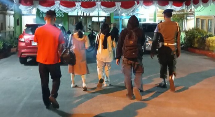 Salah satu hotel di Kecamatan Padang Barat, Kota Padang, kembali melakukan pelanggaran. Dalam razia yang digelar pada Senin (29/7/2024),