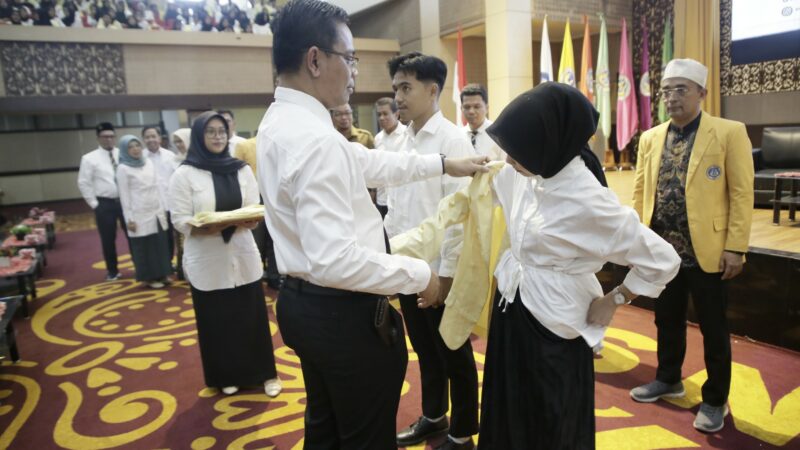 UNP Lepas 4.165 Mahasiswa Ikuti PKL dan Asisten Mengajar