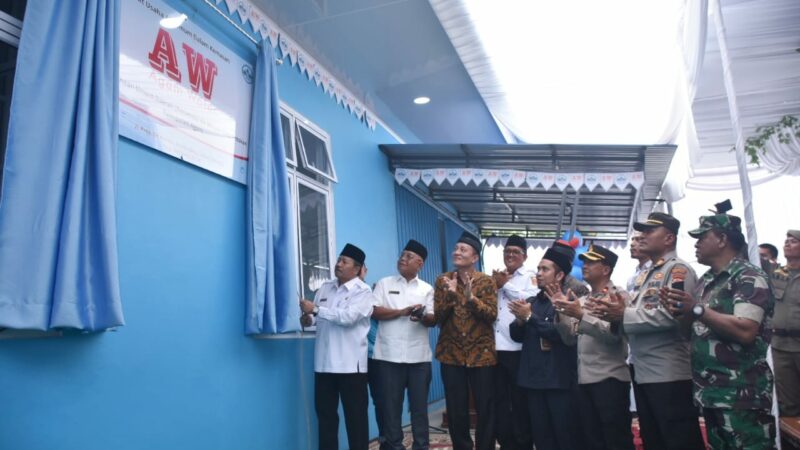Pabrik Air Minum Dalam Kemasan (AMDK) Agam Water yang berada di kawasan Bandar Baru, Lubuk Basung, diresmikan oleh Bupati Agam, Andri.