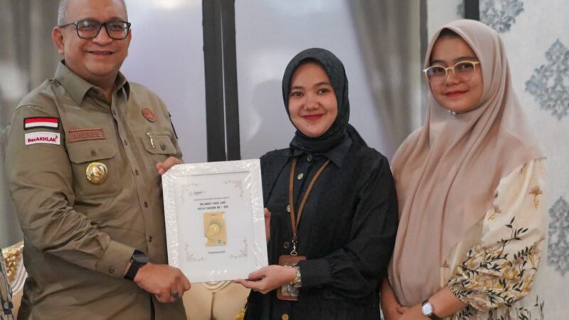 Perayaan HJK ke-355, Pemko Padang Terima Hadiah Emas dari Galeri 24 Tarandam