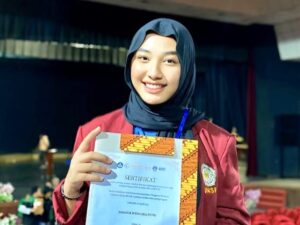 Mahasiswa UM Sumatera Barat Amanda Widia Eka Putri Raih Juara di Peksimida