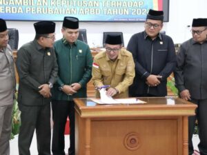 APBD Perubahan 2024, DPRD dan Pemkab Tanah Datar Sepakati Pendapatan Rp1,36 dan Belanja Rp1,44 Triliun