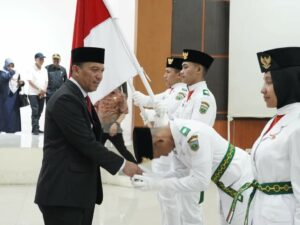 Pj Wako Padang Panjang Kukuhkan 65 Anggota Paskibraka