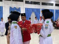 Wabup Kukuhkan 45 Anggota Paskibraka Pasaman Barat