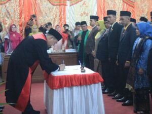 40 Anggota DPRD Pasaman Barat Dilantik, Dirwansyah jadi Pimpinan Sementara
