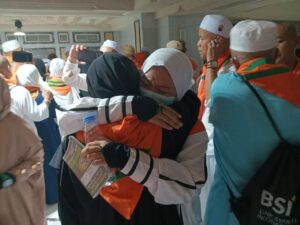 Sebanyak 49 Kelompok Terbang (kloter) jemaah haji Indonesia gelombang I akan bergerak dari Makkah ke Madinah, mulai Jumat (21/6/2024).