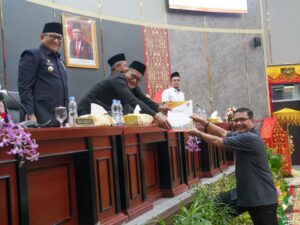 Bakal Terstandarisasi, Ranperda Fasilitasi Penyelenggaraan Masjid Disetujui DPRD Padang