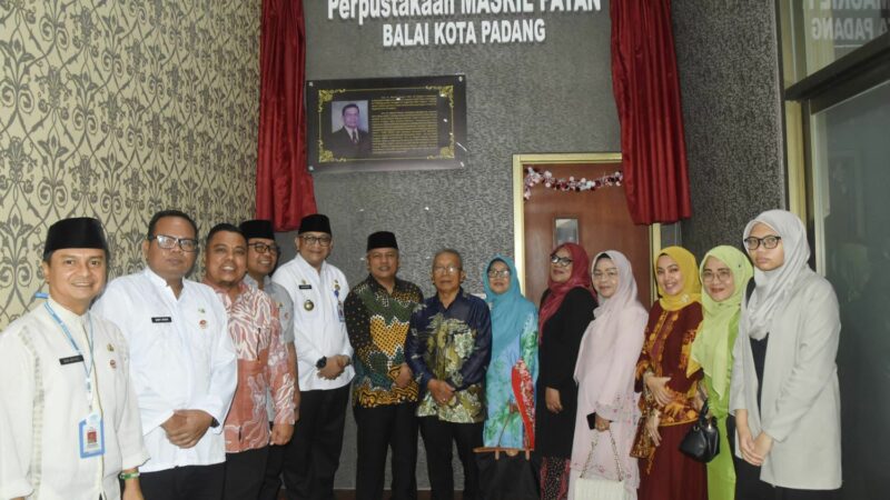 Pamong Senior Masril Payan Diabadikan Jadi Nama Perpustakaan Balaikota Padang