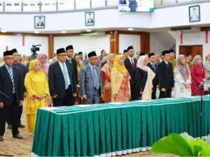 Rektor UNAND Lantik 4 Dekan dan Pejabat Lainnya