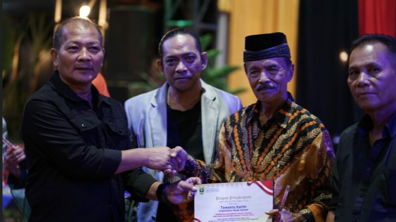 Berjasa Kembangkan Gamad, 6 Tokoh Terima Anugrah Musik Gamad Sumbar 2024