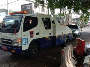 Tim gabungan yang terdiri dari Dinas Perhubungan, TNI/Polri dan Diskominfo Kota Padang melakukan penertiban terhadap kendaraan