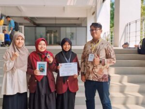 Mahasiswi Prodi Matematika Fakultas Sains dan Teknologi UIN Imam Bonjol Padang, Nursaniati dan Farras Azizah, sukses meraih medali perunggu