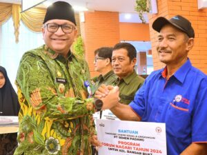 Semen Padang Serahkan Rp3 Miliar Dana Forum Nagari, Pj Wako Andree Beri Apresiasi