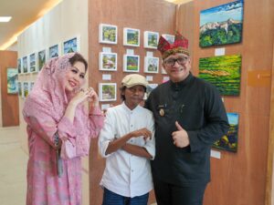 Pj Wako Padang Andree Algamar Beli Lukisan Jembatan Siti Nurbaya