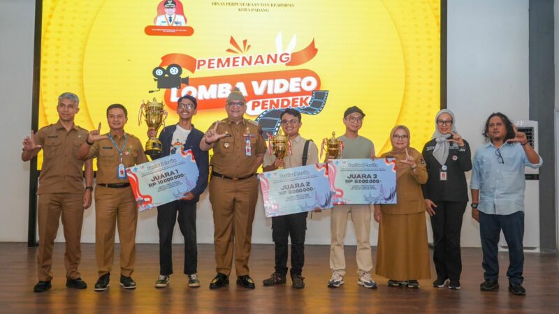 Festival Cerita HJK Padang, Pj Wako Serahkan Hadiah Lomba Video Pendek dan Launching Buku Padang Bercerita