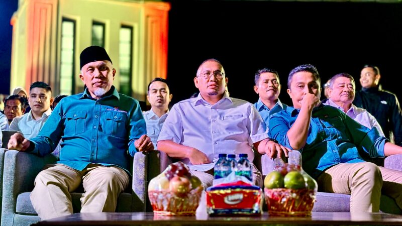 Gerindra mendeklarasikan 20 pasangan calon kepala daerah dan wakil kepala daerah se-Sumbar di hadapan puluhan ribu pengunjung
