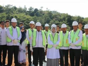 UIN Imam Bonjol Padang melakukan peletakan batu pertama pembangunan Student Center di Kampus III Sungai Bangek, Senin (26/8/2024).