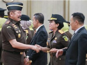 Jaksa Agung, ST Burhanuddin resmi melantik Yuni Daru Winarsih sebagai Kepala Kejaksaan Tinggi (Kajati) Sumatra Barat (Sumbar).