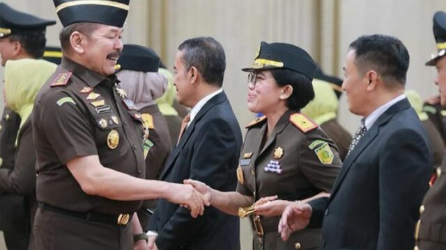 Jaksa Agung, ST Burhanuddin resmi melantik Yuni Daru Winarsih sebagai Kepala Kejaksaan Tinggi (Kajati) Sumatra Barat (Sumbar).