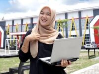 Biaya Kuliah Tinggi, UM Sumatera Barat Sediakan 6 Beasiswa