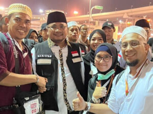 Jemaah haji Indonesia bersyukur dan mengucapkan terima kasih atas dedikasi dan kerja keras petugas dalam melayani mereka.