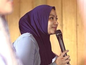 Bertemu Emak-emak di Rumah Gadang Silek Pangian, Cabup Annisa Janjikan Rp 3 Juta untuk Seluruh Ibu Hamil di Dharmasraya 