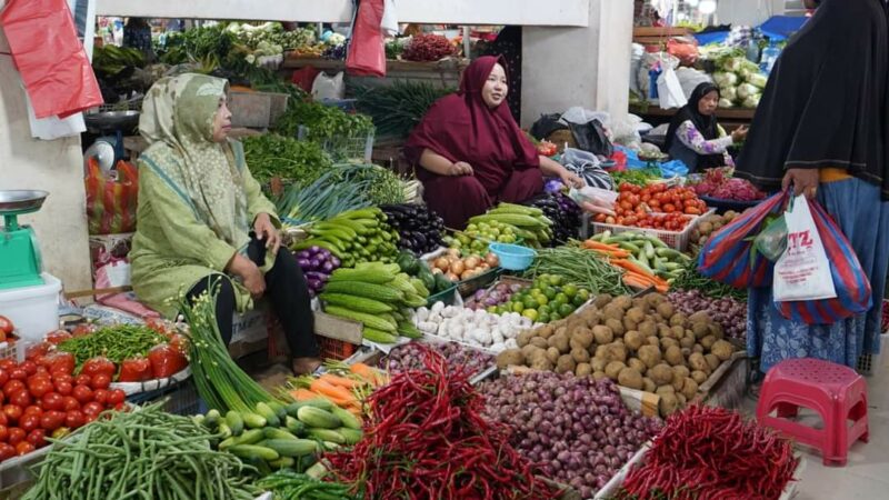 Pasar Pusat Padang Panjang: Harga Pangan Pokok Cenderung Stabil, Cabai Rawit Turun