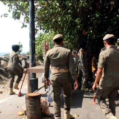 Penertiban PKL di Pantai Padang Ricuh