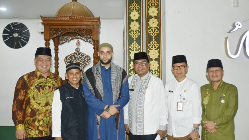 Wirid Bulanan Pemko Padang Hadirkan Ulama Asal Palestina