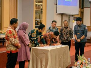 Dihadiri Komisioner Pusat, BEM KM FIS UNP Teken MoU dengan Bawaslu