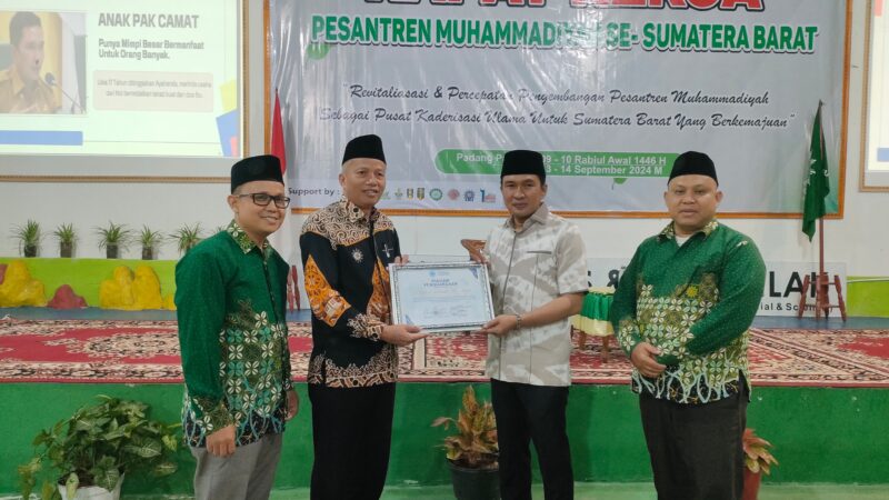 Tingkatkan Perekonomian Umat, Ekos Albar Bahas Kewirausahaan di Raker Pesantren Muhammadiyah