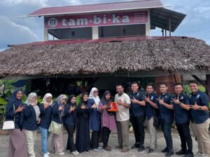 Mahasiswa Magister Ilmu Komunikasi UNAND Belajar Langsung di RM Tambika Pariaman