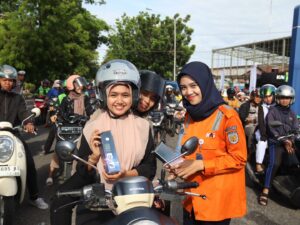 KAI dan Polda Sumbar Gelar Operasi Tilang Humanis di Perlintasan Kereta Api