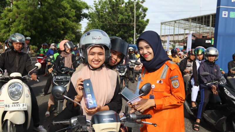 KAI dan Polda Sumbar Gelar Operasi Tilang Humanis di Perlintasan Kereta Api