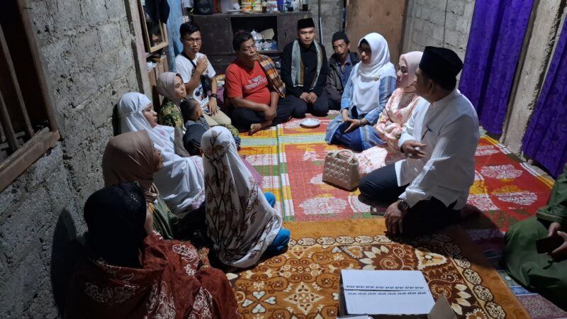 Epyardi dan Emiko Melayat ke Rumah Keluarga Korban Tambang Longsor di Talang Babungo