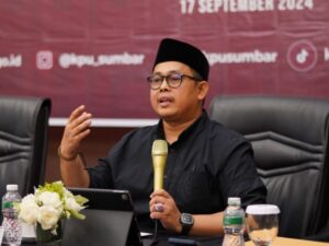 KPU Sumbar keberatan atas penggunaan pada spanduk atau flayer yang mengajak masyarakat untuk memilih kotak kosong Pilkada Dharmasraya.