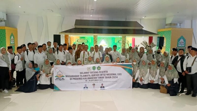 Sebanyak 81 kafilah Sumatra Barat mengikuti MTQ Nasional ke-30 di Kota Samarinda. Para kafilah Sumbar ini berangkat ke Kaltim