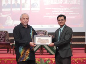 Universitas Muhammadiyah (UM) Sumatera Barat menyambut kedatangan Profesor dan tamu dari Malaysia dalam rangka kegiatan 'Visiting Professor'