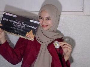 Mahasiswi Program Studi Teknik Sipil Universitas Muhammadiyah (UM) Sumatera Barat berhasil meraih gelar Best Presenter dalam ajan