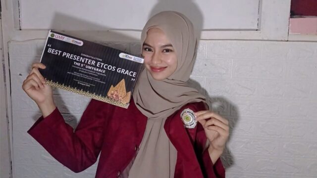 Mahasiswi Program Studi Teknik Sipil Universitas Muhammadiyah (UM) Sumatera Barat berhasil meraih gelar Best Presenter dalam ajan