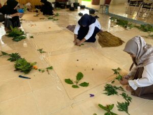 Sebanyak lima mahasiswa Fakultas Keguruan dan Ilmu Pendidikan (FKIP) UM Sumatera Barat yang tergabung dalam tim kewirausahaan EIKORA