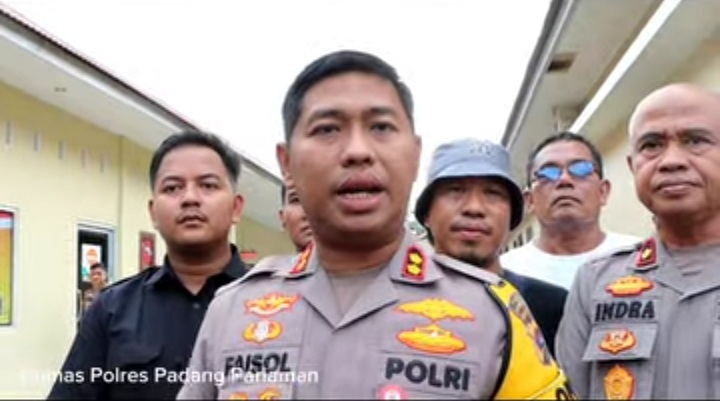Kepolisian Resor Padang Pariaman berhasil menangkap IS (28), tersangka kasus pembunuhan Nia Kurnia Sari (18), seorang gadis penjual gorengan,