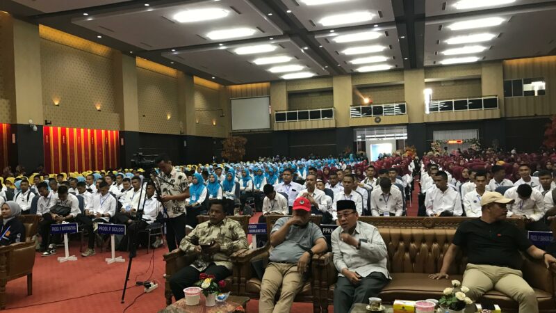 Universitas PGRI Sumatera Barat (UGRISBA) menggelar kegiatan Pengenalan Mahasiswa Baru (PMB) yang bertajuk "Membangun Generasi Cerdas dan Peduli yang Bermartabat