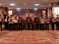 KPU Agam melaksanakan pengundian dan penetapan nomor urut pasangan calon (paslon) Bupati dan Wakil Bupati Agam periode 2025-2030 pada Pilkada