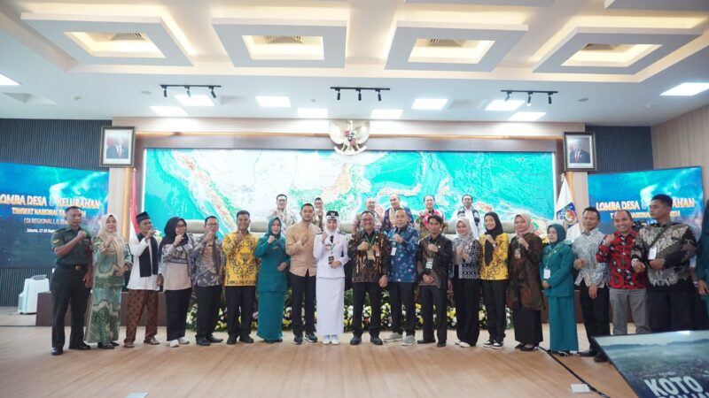 Lurah Koto Panjang, Titi Fanny Gusti, sukses membawa Kelurahan Koto Panjang masuk dalam 3 besar Regional I Sumatra pada Lomba Kelurahan.