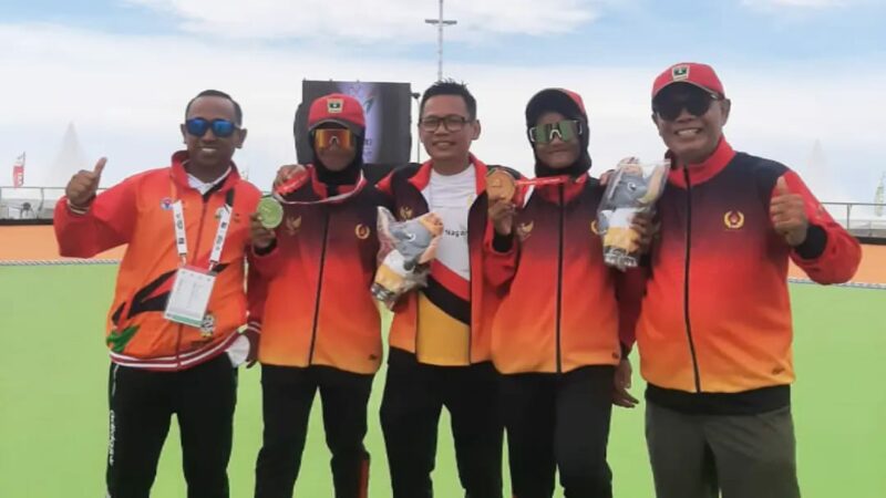 Atlet sepatu roda Sumbar asal Kota Pariaman meraih dua medali pada ajang PON XXI Aceh-Sumut 2024. Medali yang diraih yaitu 1 perak