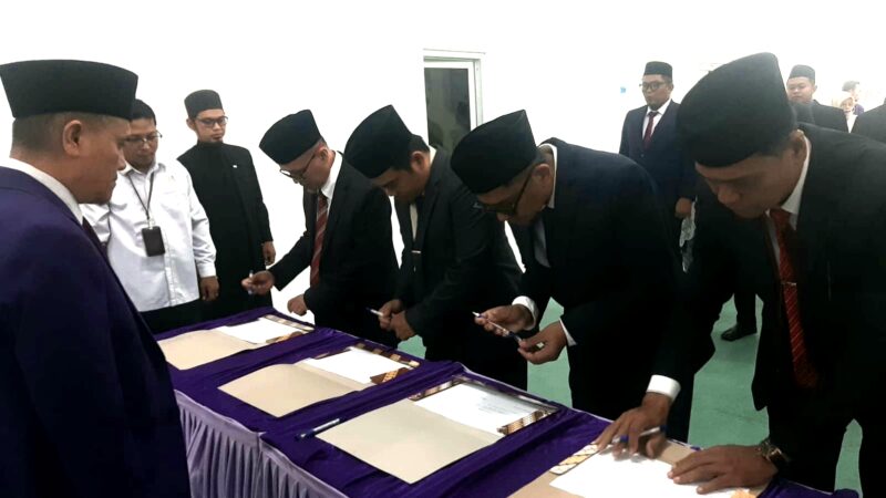 Rektor UISB Resmi Lantik WR dan Pejabat Lainnya