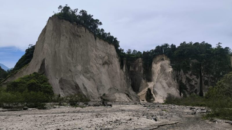 Ngarai Sianok Runtuh, Tebing Longsor Dekat Belakang Balok